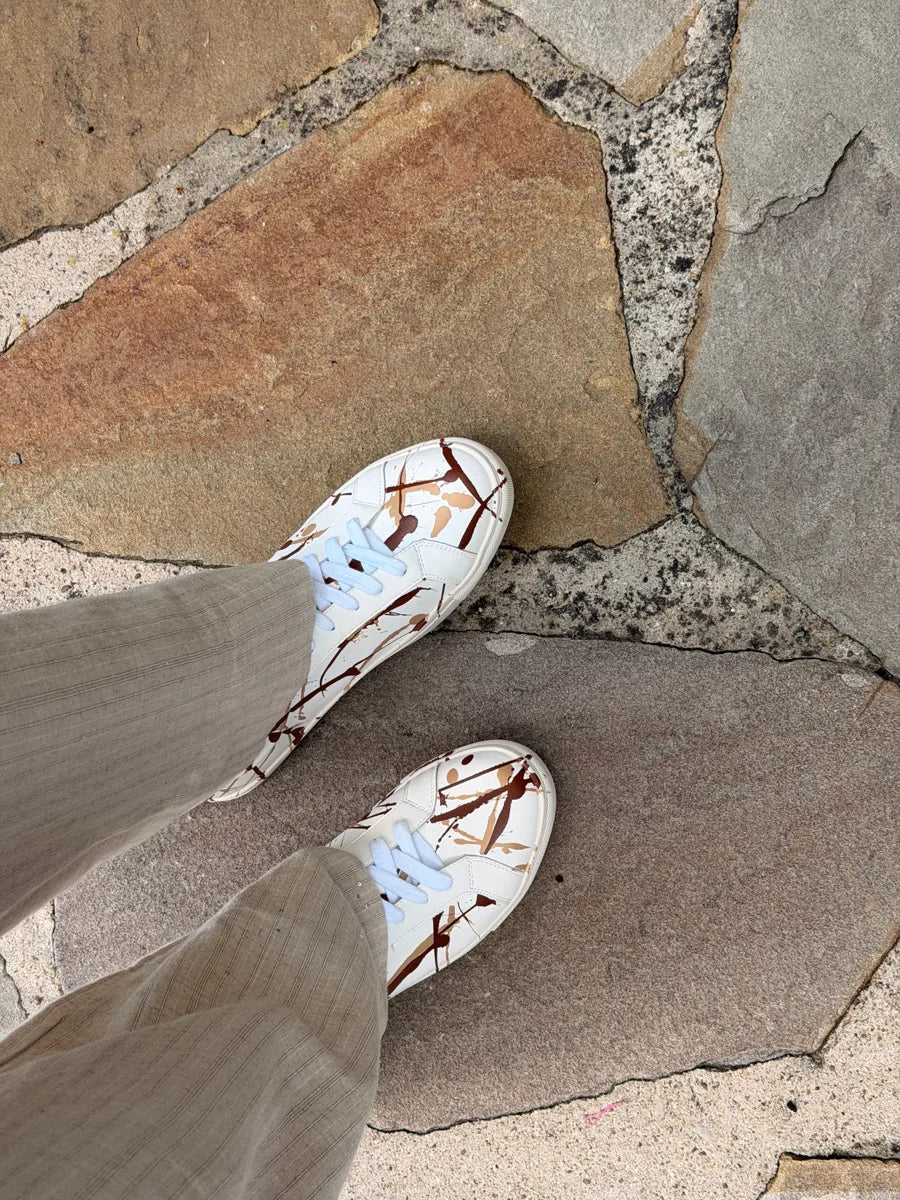 Canvas Studios Terra Sneaker mit braunen Farbspuren